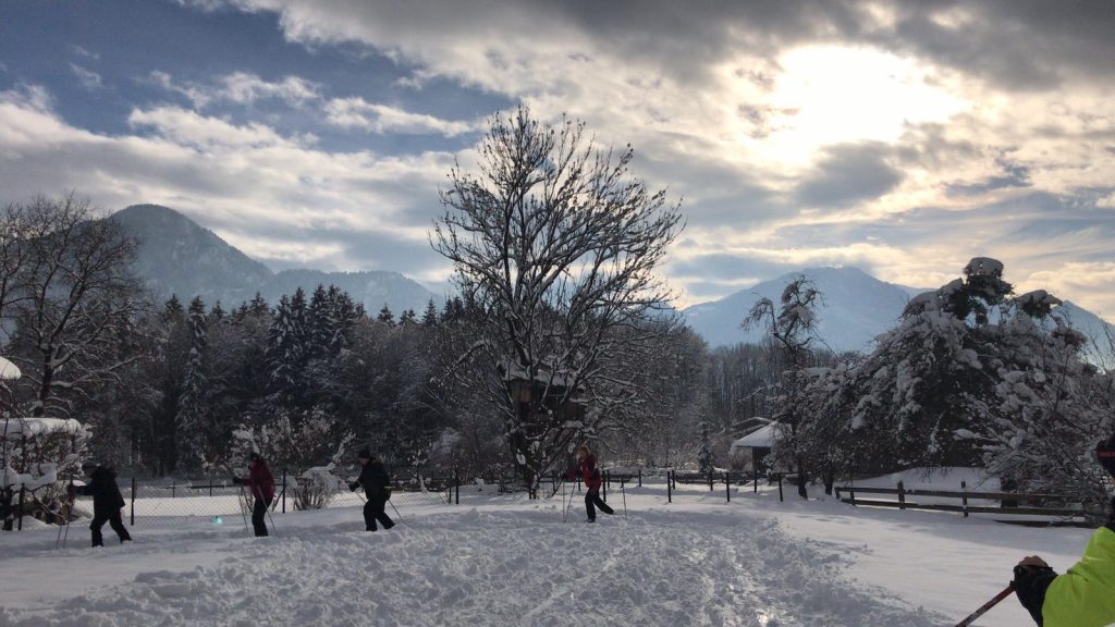 Erste Übungen im tiefen Schnee